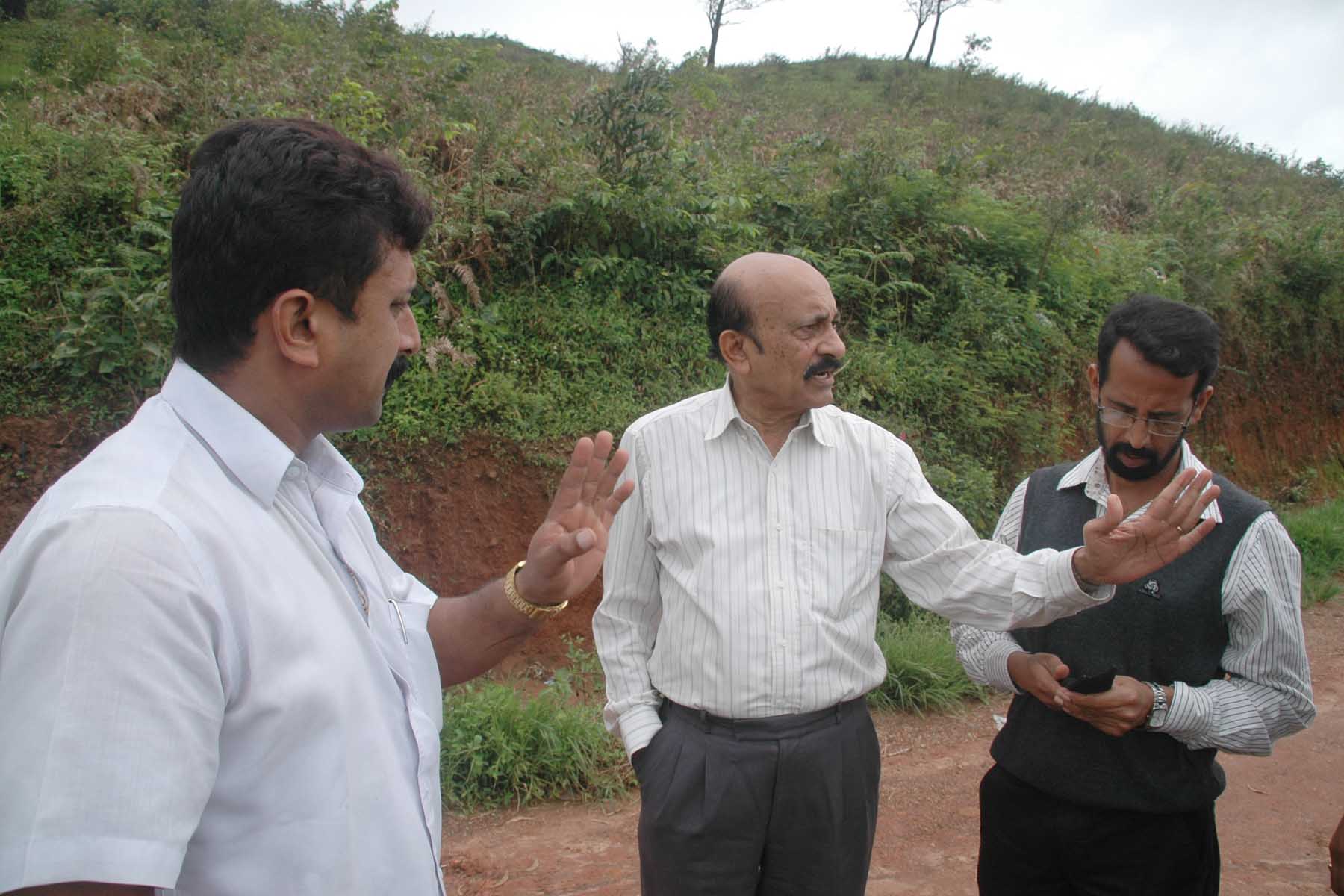MCN and others at the disputed site CMC - Lung space around Madikeri to be protected